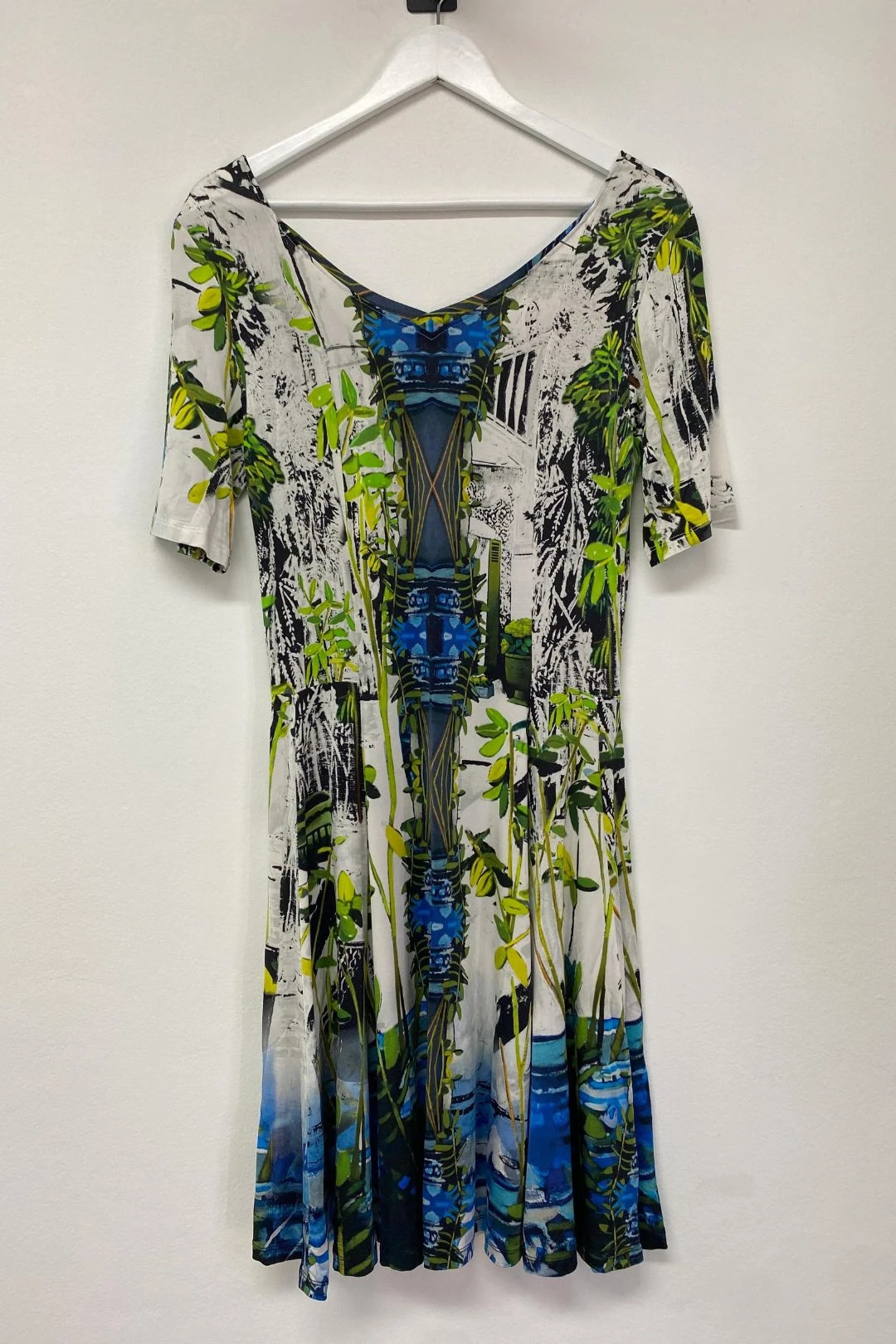 Short Sleeve Garden Print Dress 2 Short Sleeve Garden Print Dress - Image 2