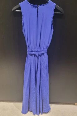 Blue Silk Dress 7 Blue Silk Dress -Gunsn Styles OrotonBlueSilkDress 2